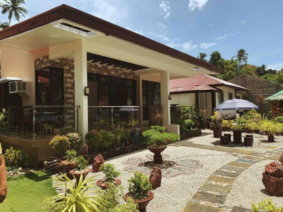Beach Getaway Studio Villa In Lobo Экстерьер фото