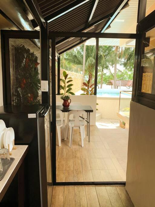 Beach Getaway Studio Villa In Lobo Экстерьер фото